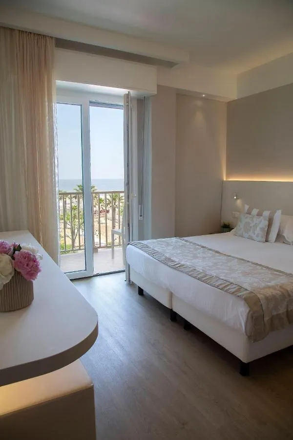 Hotel Mon Cheri Riccione Italien