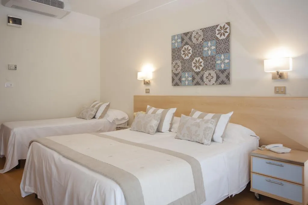 Hotel Mon Cheri Riccione 3*,  Italien